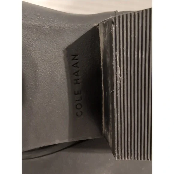 Cole Haan Landsman Chelsea Ankle Boot Black Leather Pull On Womens Size 9.5 - Picture 9 of 10